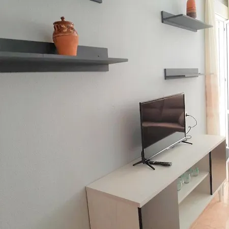 Apartamento Soleado, 1 Dormitorio Con Balcon, Piscina Y Garage *